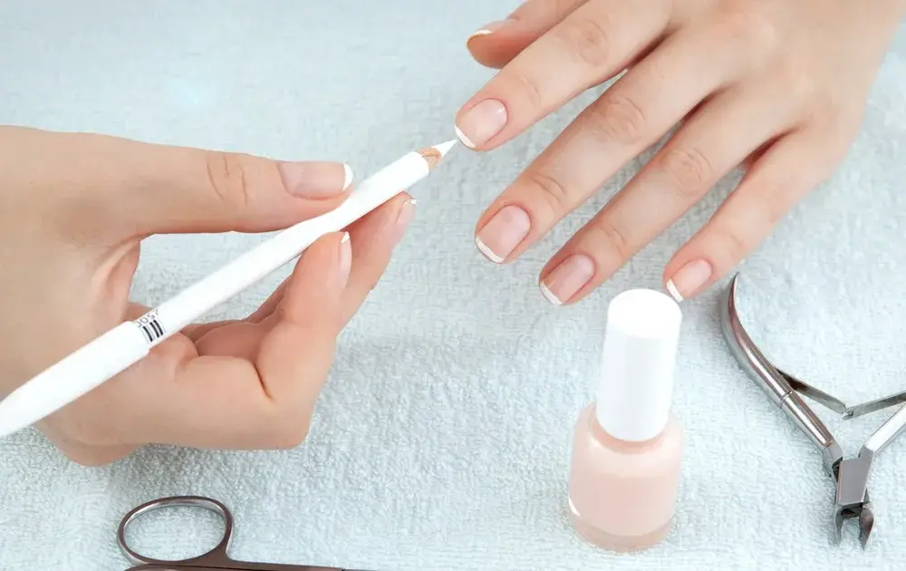 Co to jest french manicure? Odkryj jego elegancję i zastosowanie