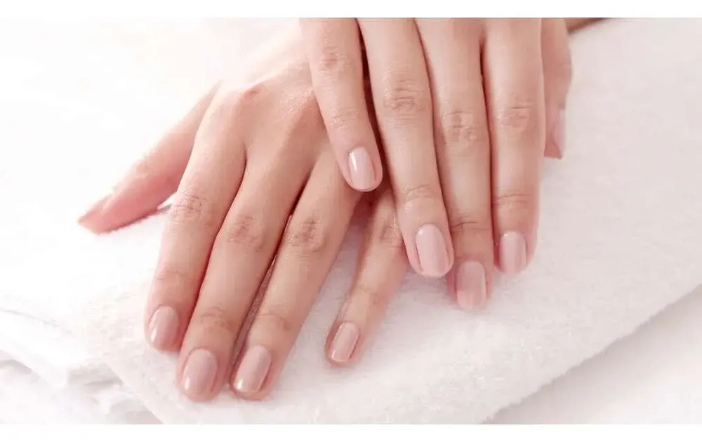 Jak często stosować manicure japoński, aby uniknąć zniszczenia paznokci?