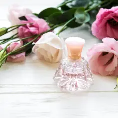 Jak zrobić perfumy w domu - proste przepisy na wyjątkowe zapachy
