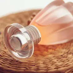 Perfumy które długo się utrzymują damskie – odkryj trwałe zapachy dla siebie