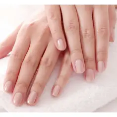 Jak często stosować manicure japoński, aby uniknąć zniszczenia paznokci?