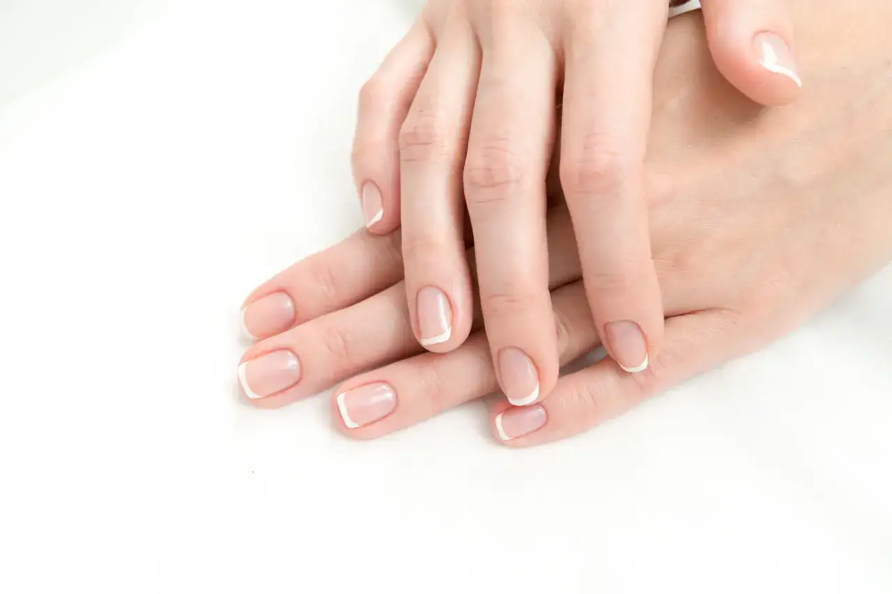 Zdjęcie Manicure biologiczny na czym polega - poznaj jego korzyści i techniki