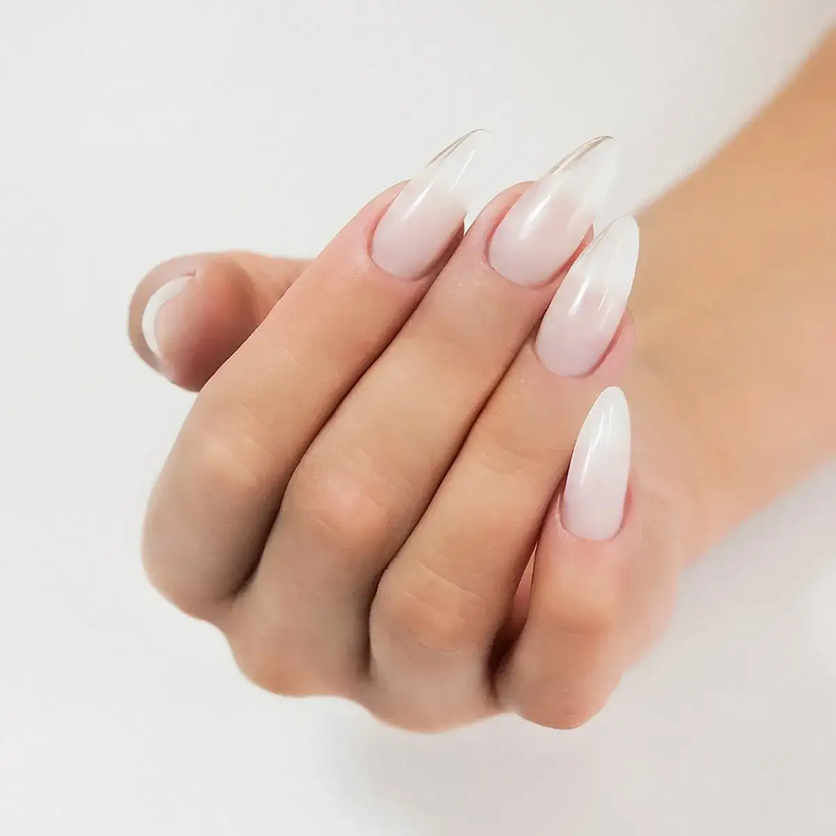 Zdjęcie Jak zrobić manicure żelowy w domu - uniknij najczęstszych błędów