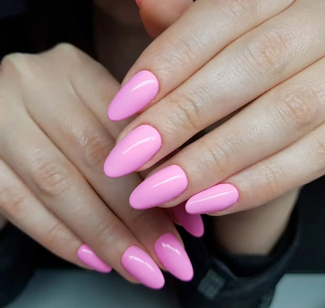 Zdjęcie Manicure hybrydowy z nadbudową – co to jest i dlaczego warto?